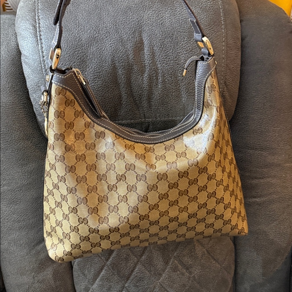 Gucci Tan Monogram Shoulder Bag - Picture 5 of 10
